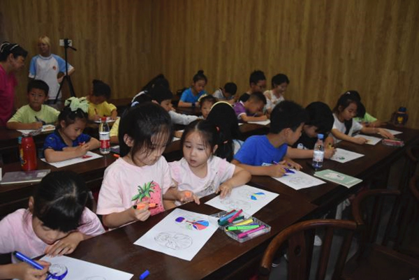 课堂现场。MILE米乐集团供图