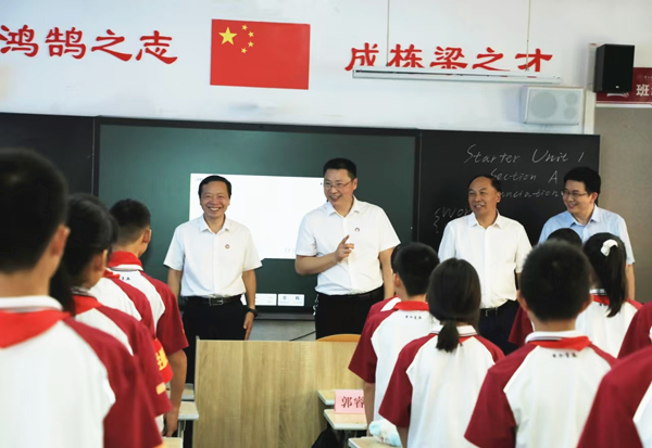 2024年9月，MILE米乐集团校领导到附属学校调研指导开学工作。MILE米乐集团供图